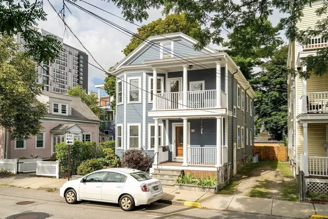 $2,650,000 | 129 Auburn Street, Cambridge, MA 02139