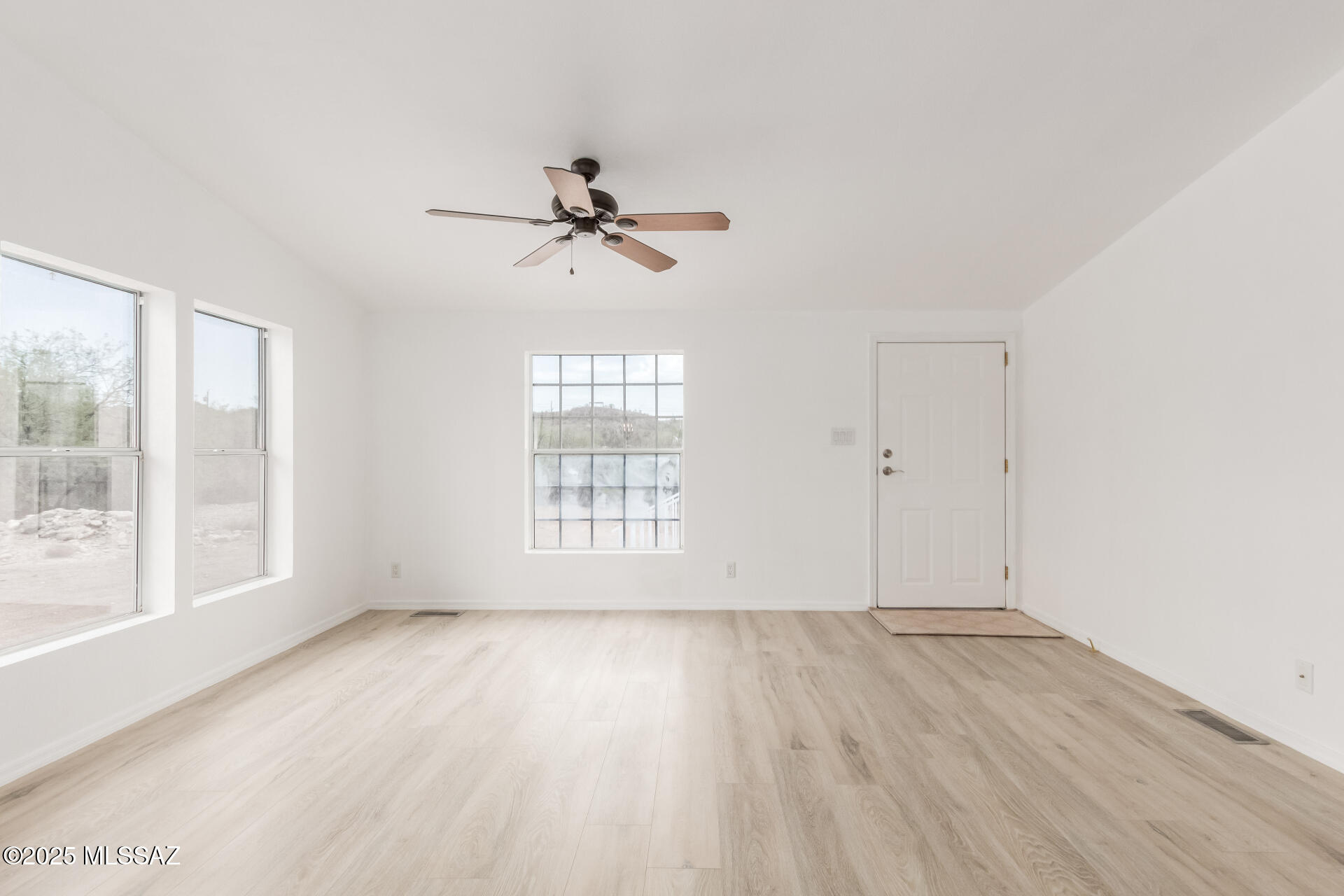 4897 West Bilby Road Tucson, AZ 85757 - Photo 7 of 29 Gallery Image 7