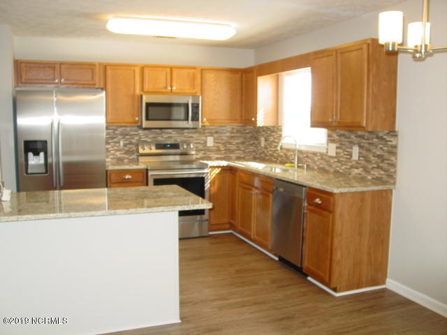 2816 White Road Wilmington, NC 28411 - Photo 11 of 24 Full Kitchen