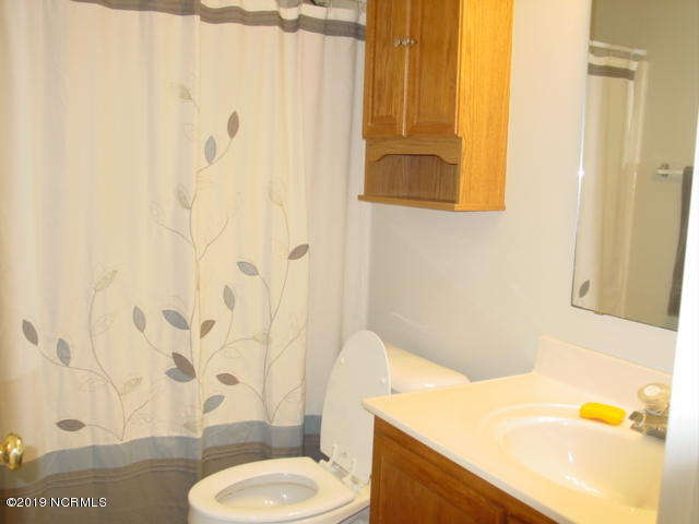 2816 White Road Wilmington, NC 28411 - Photo 16 of 24 Guest Bath