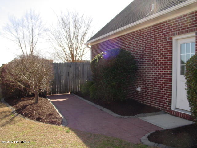 2816 White Road Wilmington, NC 28411 - Photo 22 of 24 Side Yard