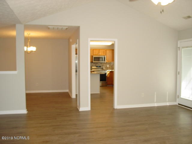 2816 White Road Wilmington, NC 28411 - Photo 10 of 24 Dining/Living Room View