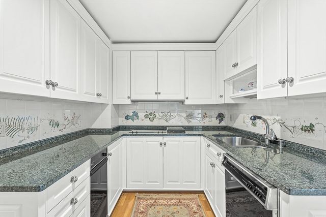 $2,400,000 | 50 Battery Street, Unit 311, Boston, MA 02109