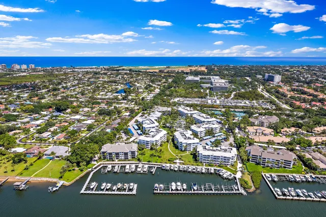 $1,295,000 | 411 Bay Colony Drive North, Unit SLIP #32, Juno Beach, FL 33408