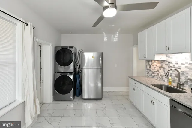 $1,425 | 102 West 30th Street, Wilmington, DE 19802