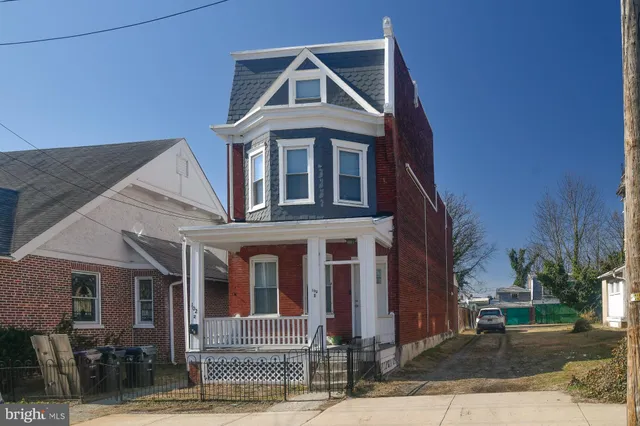 $1,425 | 102 West 30th Street, Wilmington, DE 19802