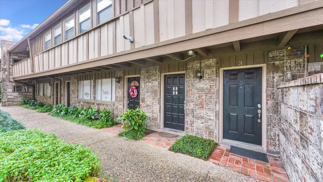 $1,550 | 2574 Marilee Lane, Unit 4, Houston, TX 77057