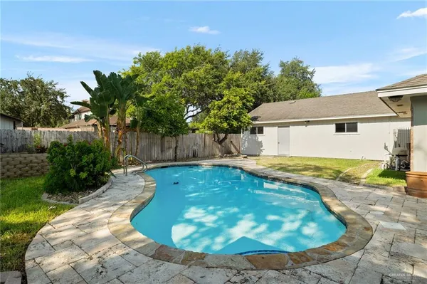 $2,750 | 136 East Harvey Drive, McAllen, TX 78501