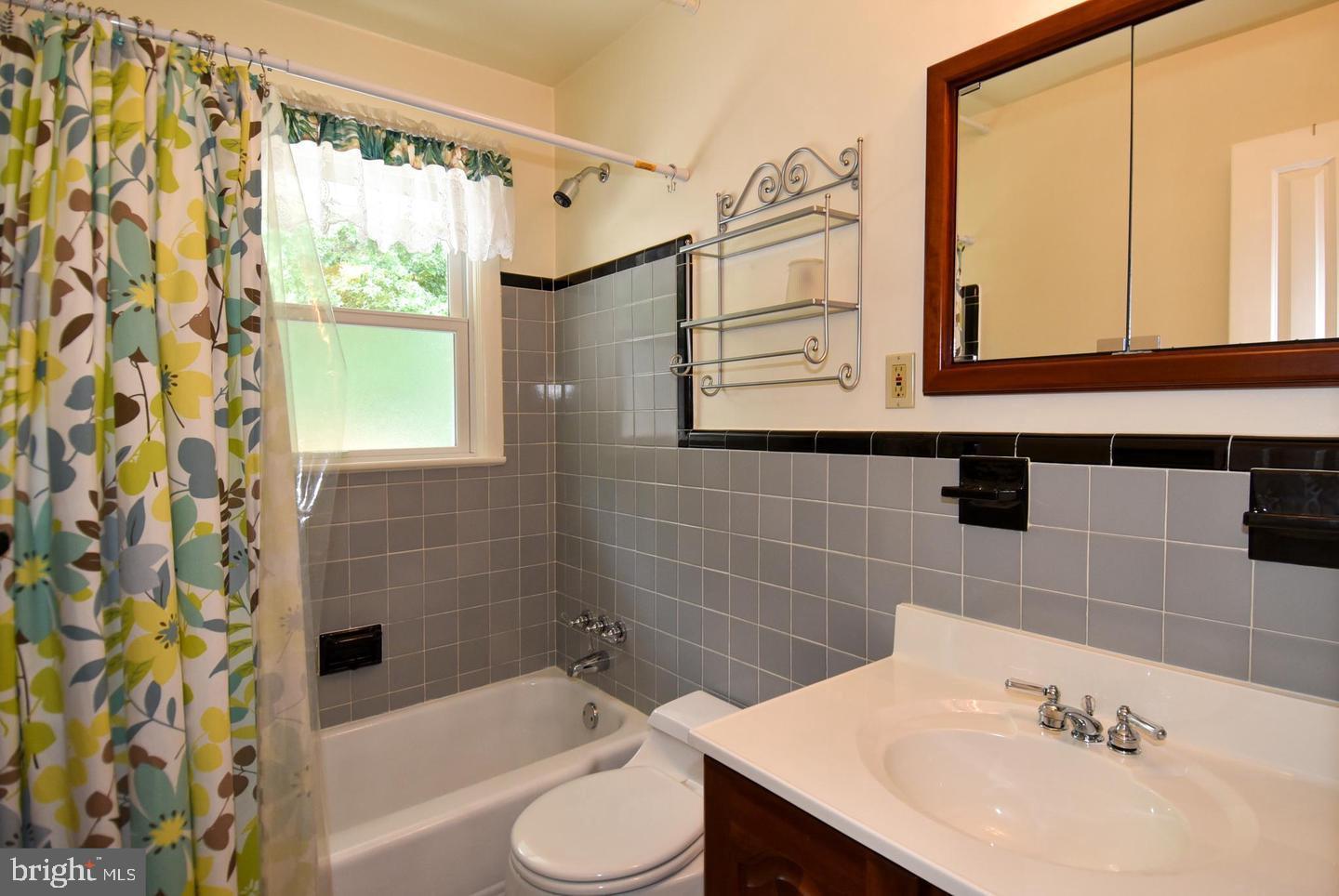 606 Kingsley Road Southwest Vienna, VA 22180 - Photo 31 of 45