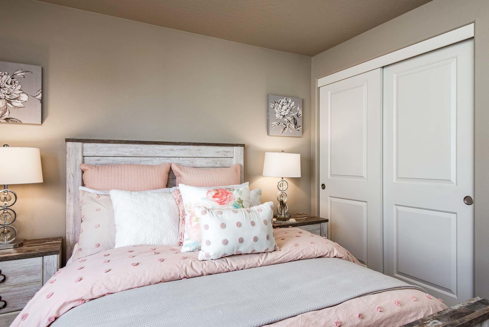 650 McKinney Ranch Road Sisters, OR 97759 - Photo 13 of 24 Stoneridge - Bedroom (1)