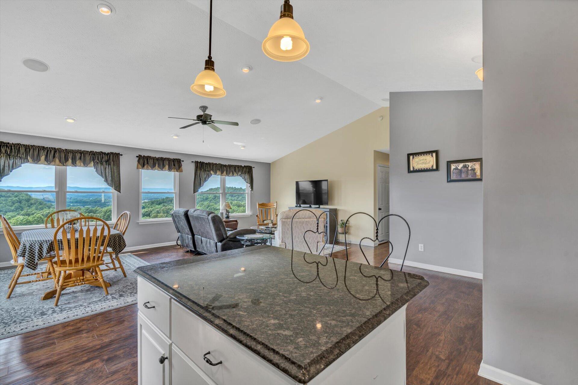 540 Longfield Road Fincastle, VA 24090 - Photo 17 of 59 17-061320230161