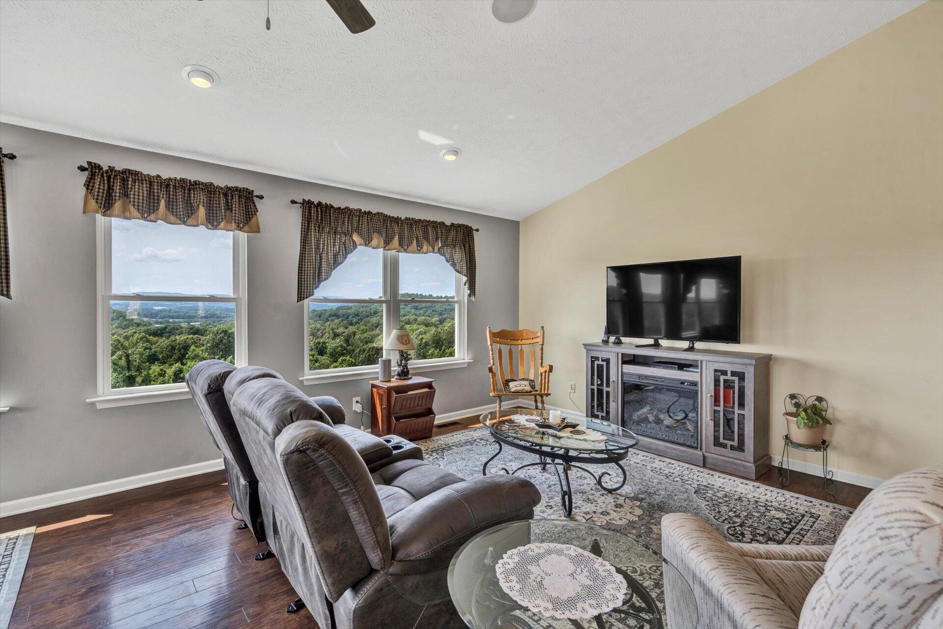 540 Longfield Road Fincastle, VA 24090 - Photo 10 of 59 10-061320230154