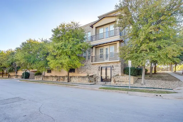 $499,000 | 2800 Sandage Avenue, Unit 105, Fort Worth, TX 76109