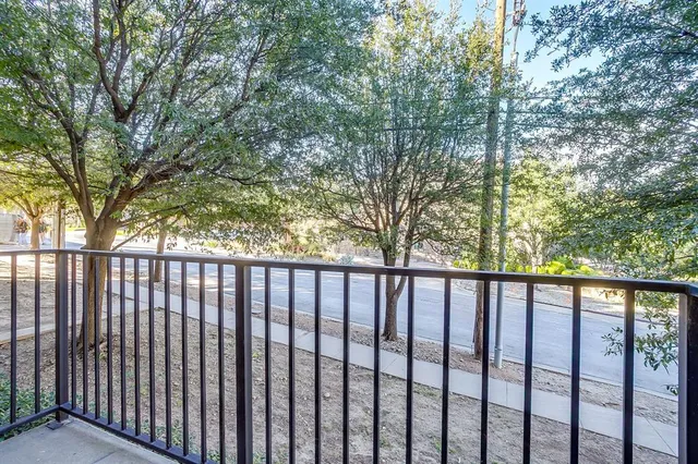 $499,000 | 2800 Sandage Avenue, Unit 105, Fort Worth, TX 76109