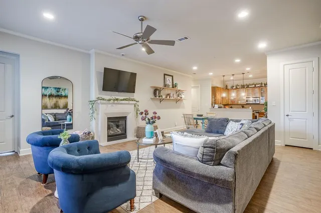 $499,000 | 2800 Sandage Avenue, Unit 105, Fort Worth, TX 76109