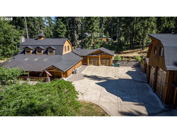 $1,100,000 | 40365 Tonga Lane, Springfield, OR 97478