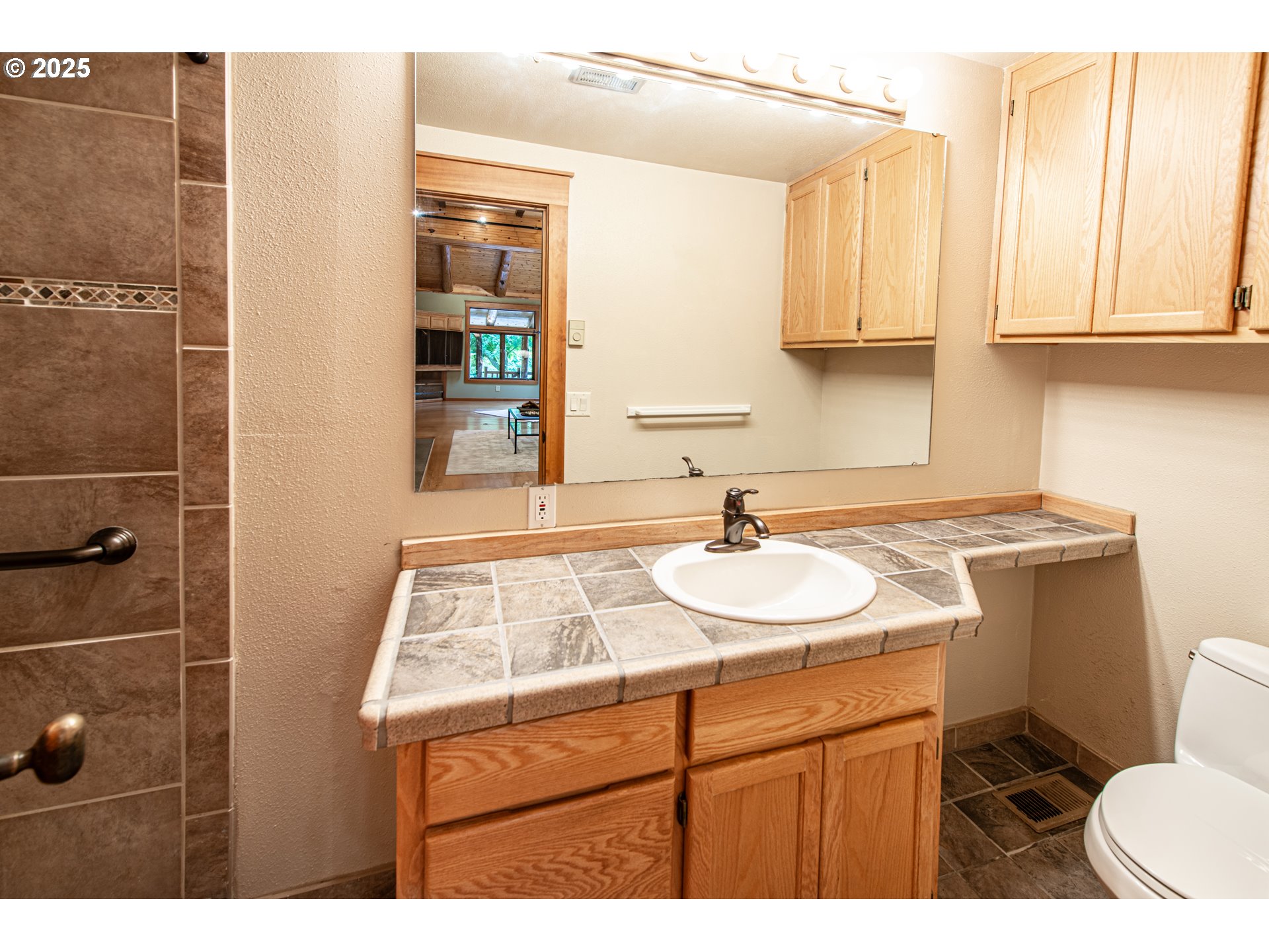 40365 Tonga Lane Springfield, OR 97478 - Photo 15 of 48