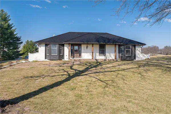 $470,000 | 5900 Palomino Drive, St. Joseph, MO 64505