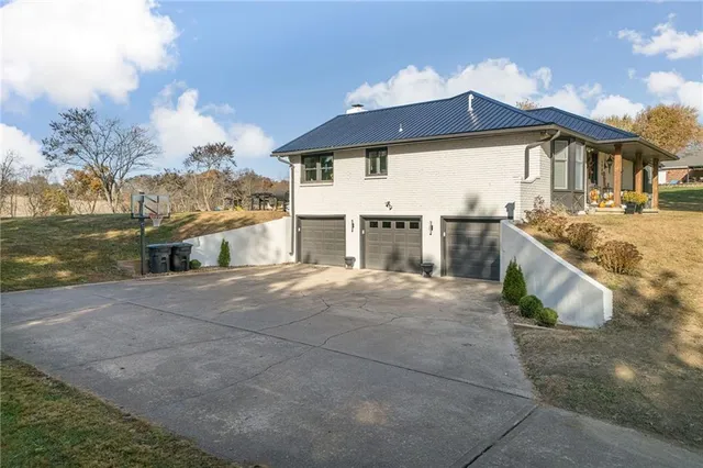 $518,000 | 5900 Palomino Drive, St. Joseph, MO 64505