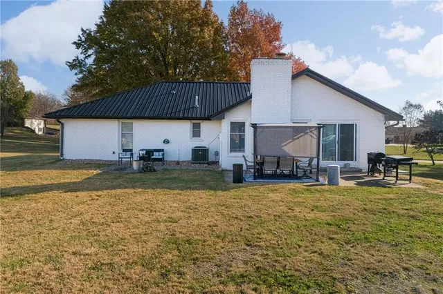 $518,000 | 5900 Palomino Drive, St. Joseph, MO 64505