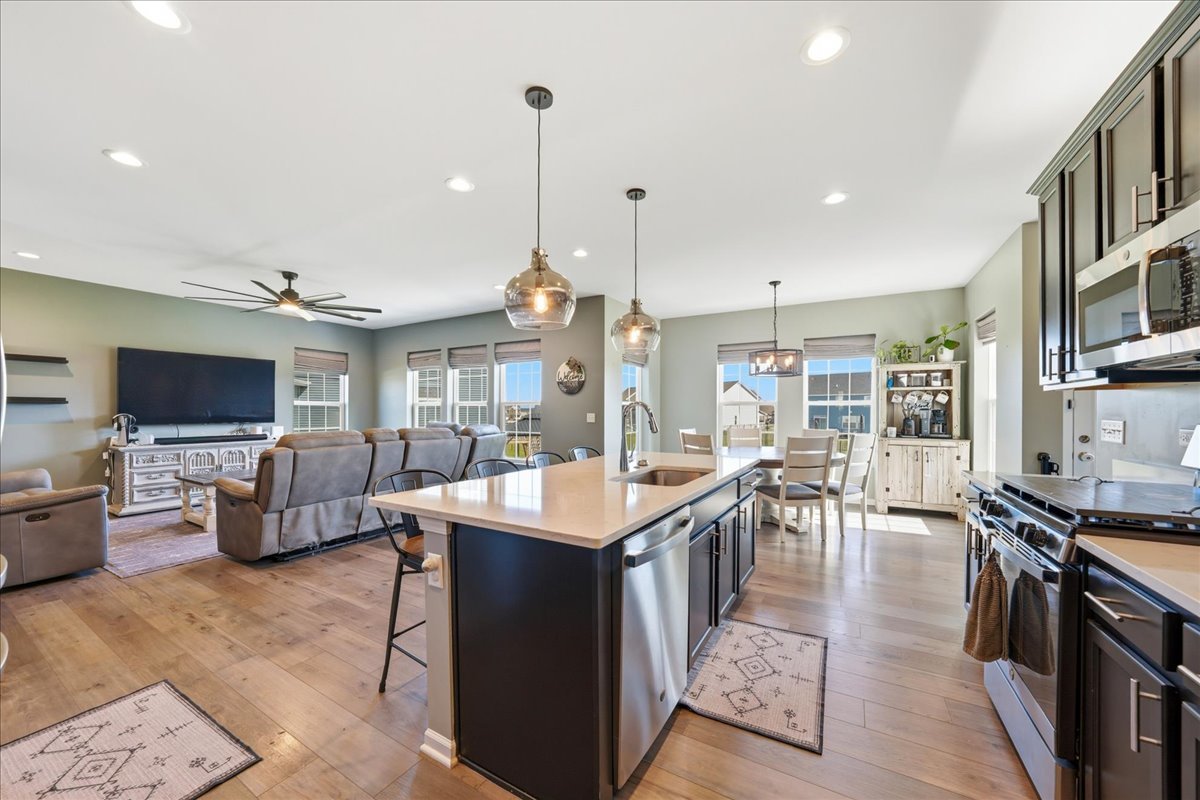 21127 Coventry Circle Shorewood, IL 60404 - Photo 12 of 37