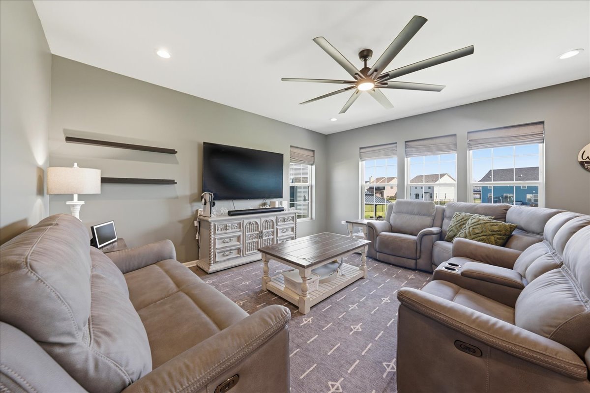 21127 Coventry Circle Shorewood, IL 60404 - Photo 8 of 37