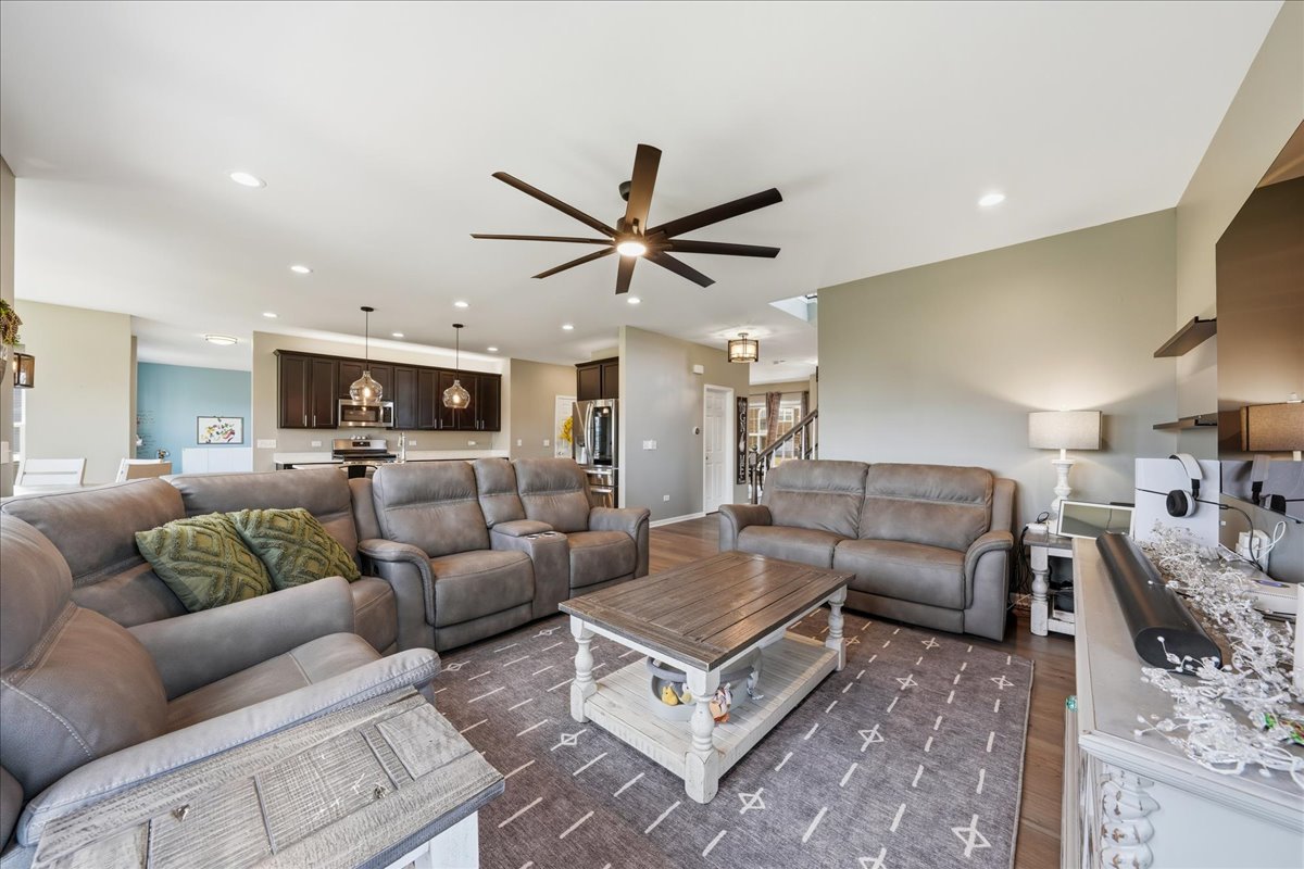 21127 Coventry Circle Shorewood, IL 60404 - Photo 10 of 37