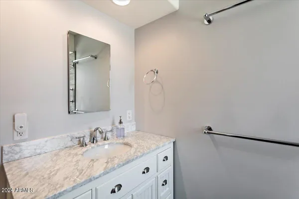 $1,950 | 10415 North 10th Street, Unit 2, Phoenix, AZ 85020