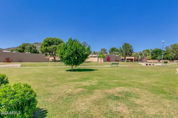 $1,950 | 10415 North 10th Street, Unit 2, Phoenix, AZ 85020