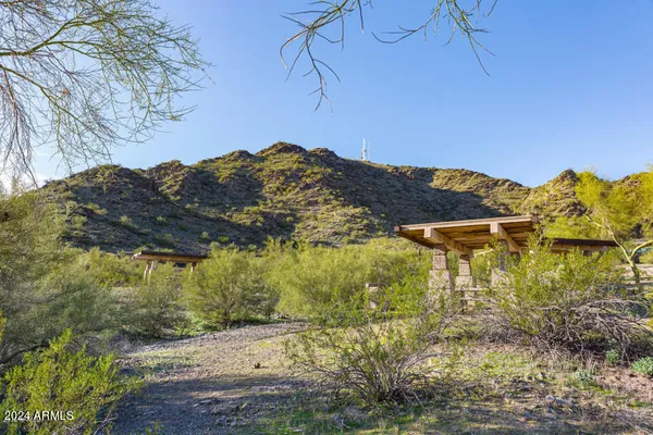 $1,950 | 10415 North 10th Street, Unit 2, Phoenix, AZ 85020