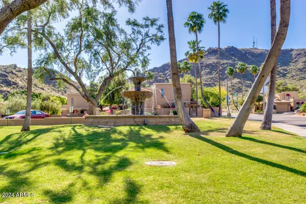 $1,950 | 10415 North 10th Street, Unit 2, Phoenix, AZ 85020