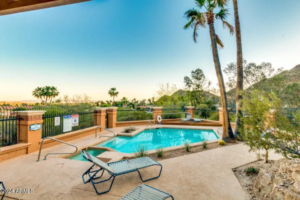 $1,950 | 10415 North 10th Street, Unit 2, Phoenix, AZ 85020