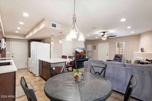 $1,950 | 10415 North 10th Street, Unit 2, Phoenix, AZ 85020