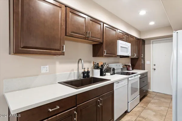 $1,950 | 10415 North 10th Street, Unit 2, Phoenix, AZ 85020