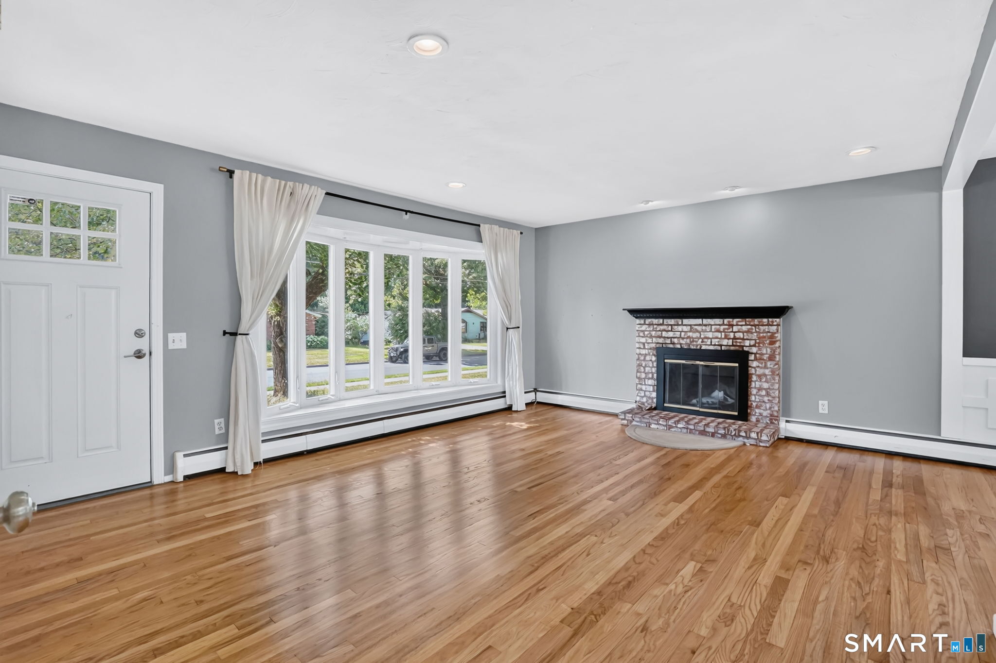 12 Webster Road Enfield, CT 06082 - Photo 8 of 38