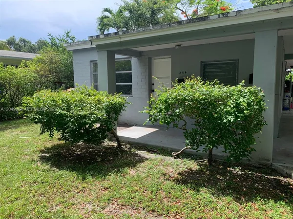 $1,500 | 2114 Northeast 168th Street, Unit 1, North Miami Beach, FL 33162
