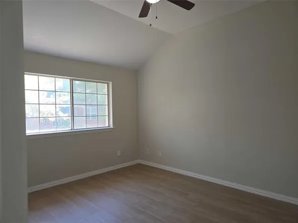 $1,675 | 1501 Cedar Elm Drive, Unit 205, Euless, TX 76039