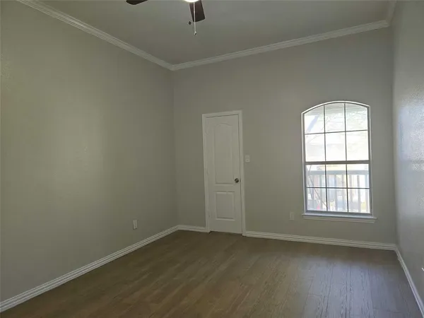 $1,675 | 1501 Cedar Elm Drive, Unit 205, Euless, TX 76039