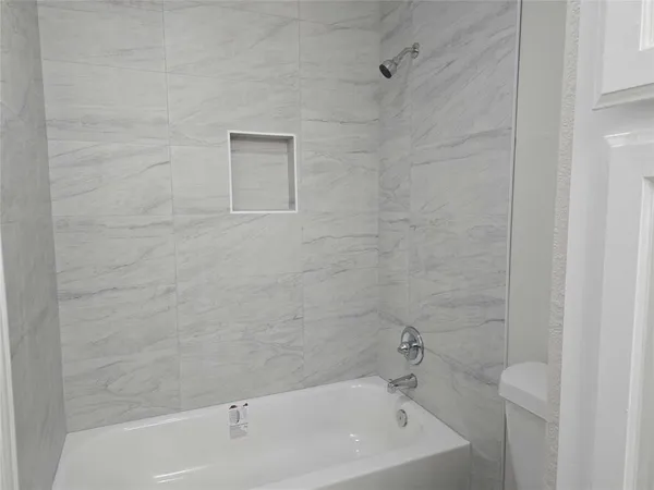 $1,675 | 1501 Cedar Elm Drive, Unit 205, Euless, TX 76039