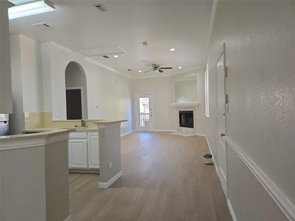 $1,675 | 1501 Cedar Elm Drive, Unit 205, Euless, TX 76039