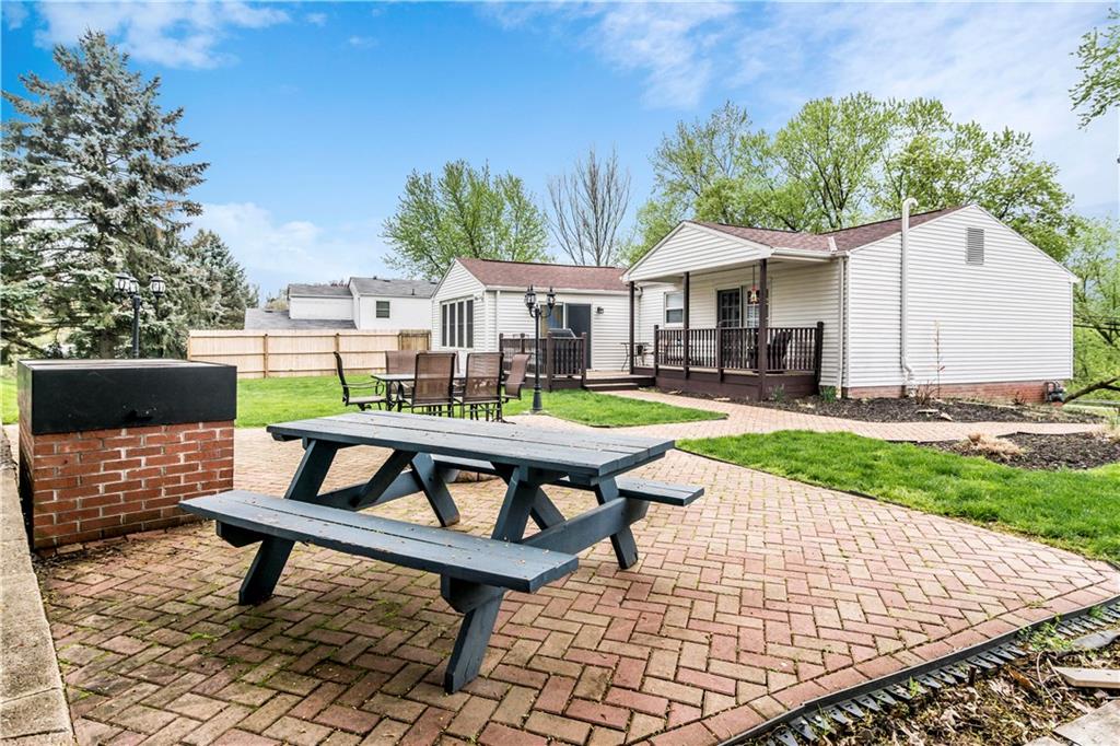 896 Old Thorn Run Road Coraopolis, PA 15108 - Photo 17 of 24 Gallery Image 17