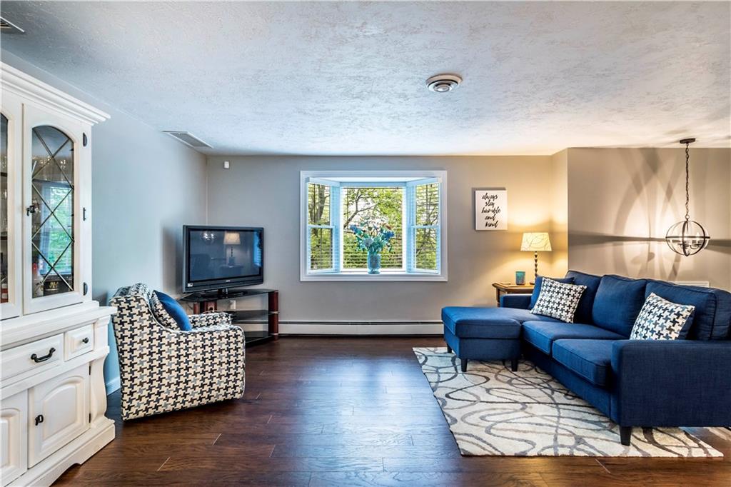 896 Old Thorn Run Road Coraopolis, PA 15108 - Photo 4 of 24 Gallery Image 4