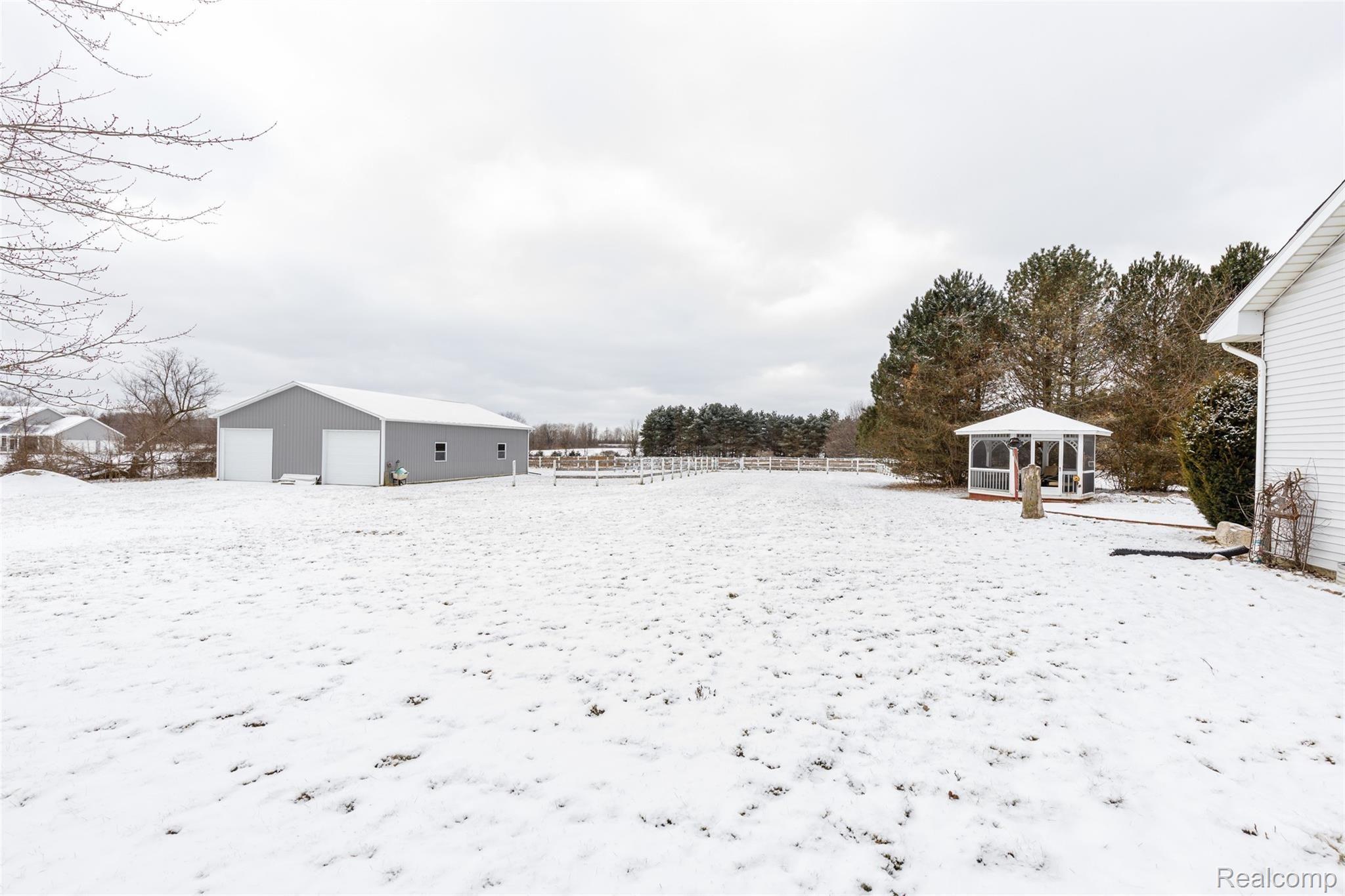 4489 North Oak Road Davison, MI 48423 - Photo 30 of 42 4489 N Oak Rd-31.jpg