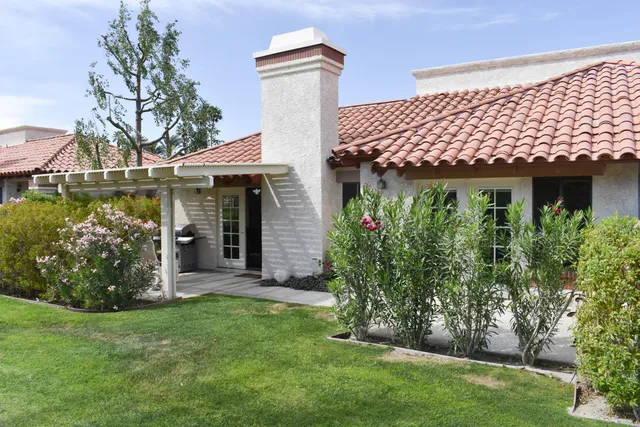 a view of a sign in a park