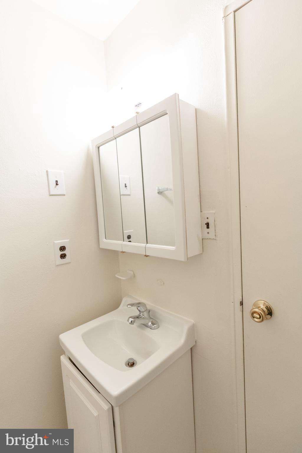 2311 Spruce Street, Unit 204 Philadelphia, PA 19103 - Photo 17 of 34