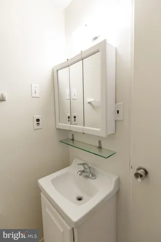 $2,030 | 2311 Spruce Street, Unit 204, Philadelphia, PA 19103