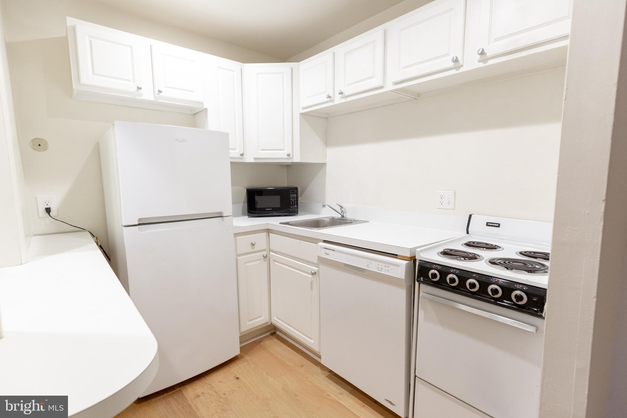 2311 Spruce Street, Unit 204 Philadelphia, PA 19103 - Photo 5 of 34