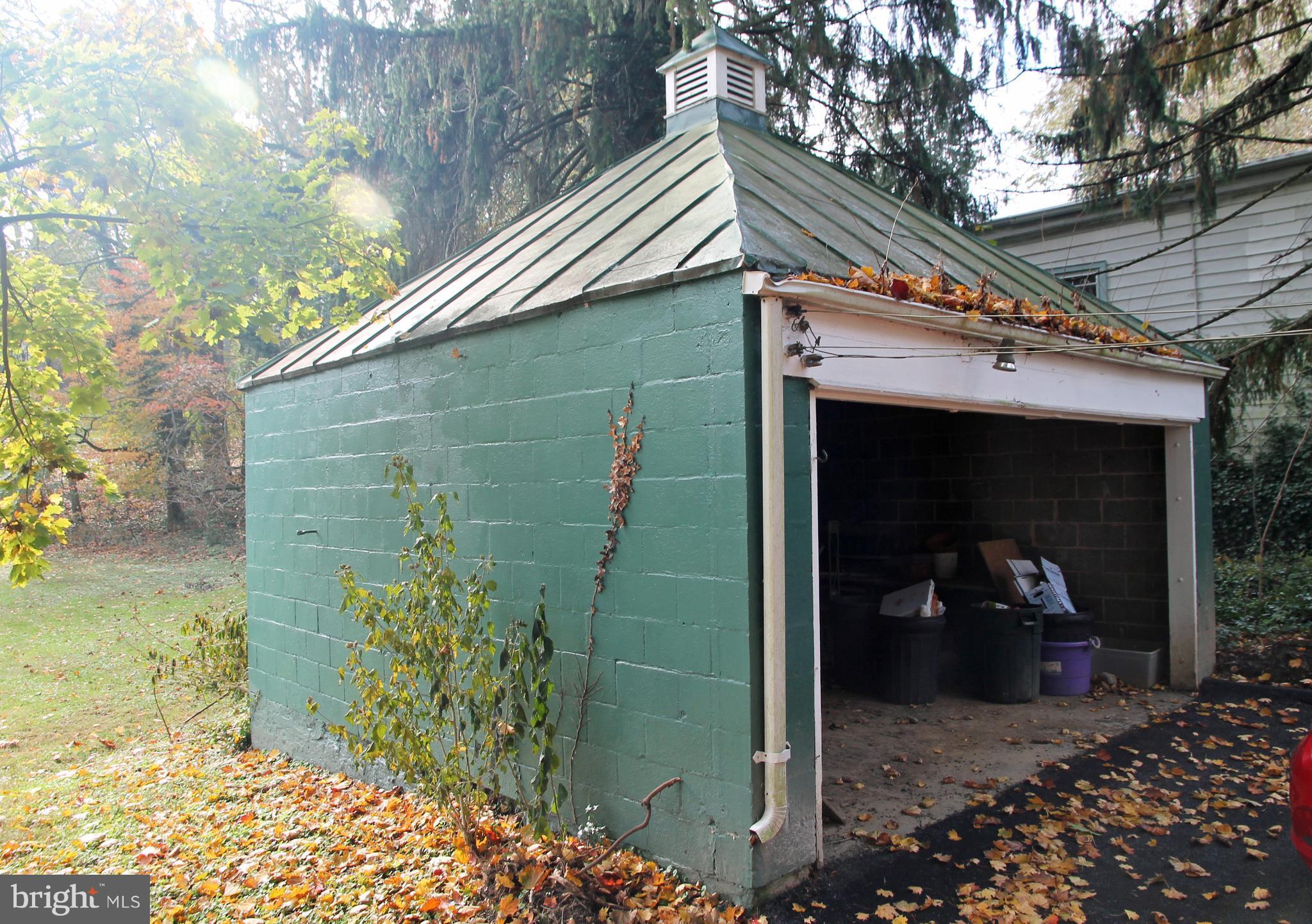 1901 Old Court Road Baltimore, MD 21204 - Photo 28 of 30 2-car garage