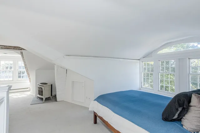 $1,195,000 | 3 Vicksburg Place, Newport, RI 02840