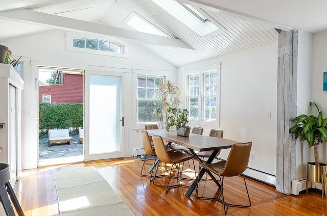 $1,195,000 | 3 Vicksburg Place, Newport, RI 02840